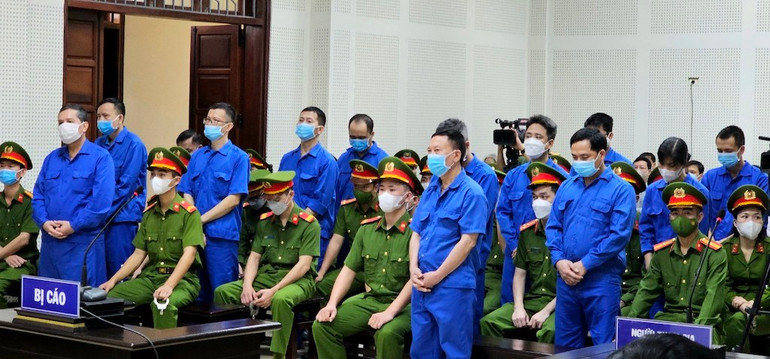 Các bị cáo tại phiên tòa.