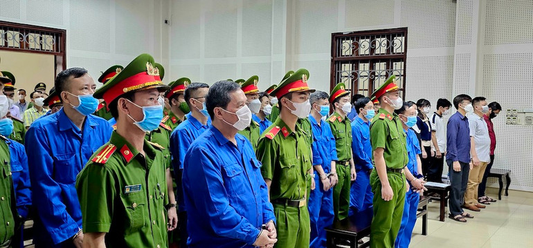 Các bị cáo tại phiên tòa.