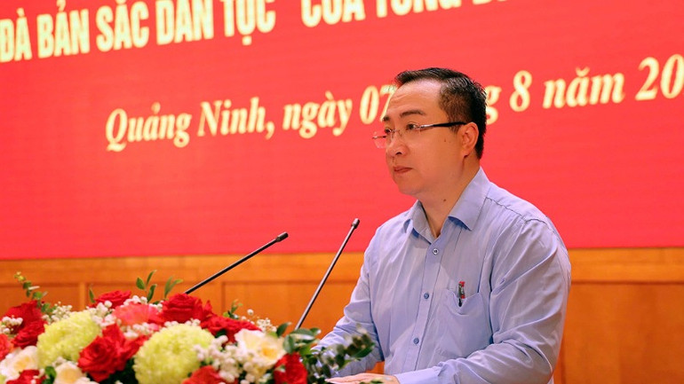 Phó Bí thư Tỉnh ủy Quảng Ninh Đặng Xuân Phương phát biểu tại Hội nghị.