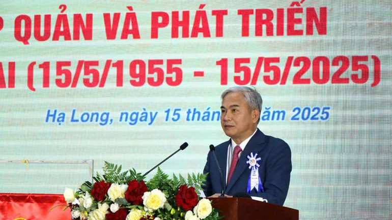 Tổng Giám đốc Tập đoàn Công nghiệp Than-Khoáng sản Việt Nam Vũ Anh Tuấn phát biểu tại lễ kỷ niệm. Tổng Giám đốc Tập đoàn Công nghiệp Than-Khoáng sản Việt Nam Vũ Anh Tuấn phát biểu tại lễ kỷ niệm.