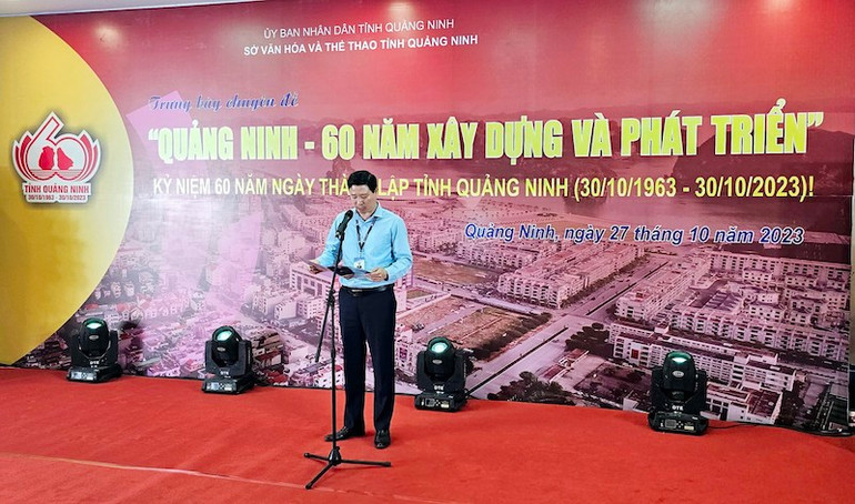 Ông Đỗ Quyết Tiến, Giám đốc Bảo tàng Quảng Ninh phát biểu khai mạc Triển lãm.