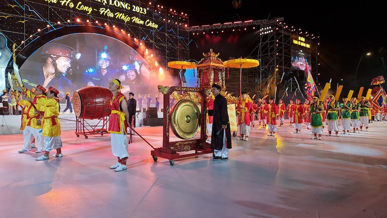 Sắc màu văn hóa các dân tộc tỉnh Quảng Ninh tại Carnaval Hạ Long 2023.