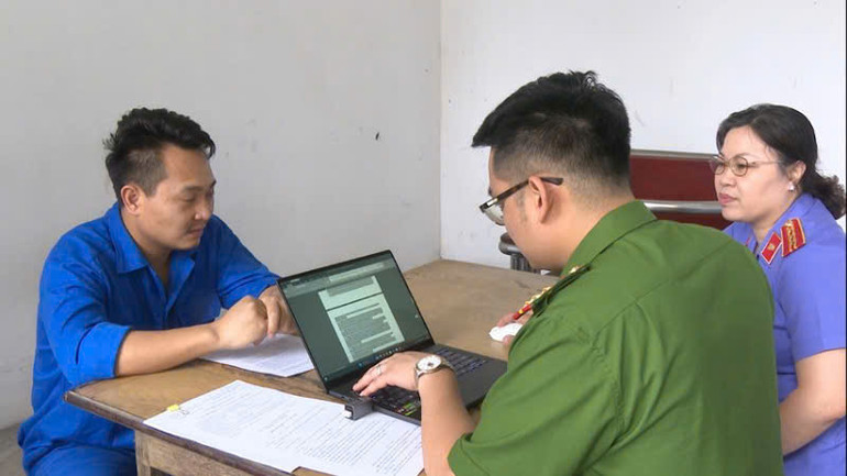 Đối tượng Phạm Văn Thủy tại cơ quan Công an.