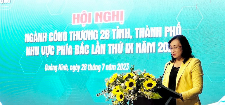 Thứ trưởng Công thương Phan Thị Thắng phát biểu khai mạc hội nghị.