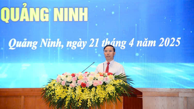 Đồng chí Phạm Đức Ấn, Chủ tịch Ủy ban nhân dân tỉnh Quảng Ninh phát biểu khai mạc Hội nghị.