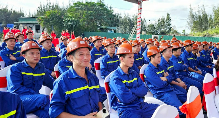 Đại diện cho công nhân và người lao động Công ty than Hòn Gai-TKV tại lễ khởi công.