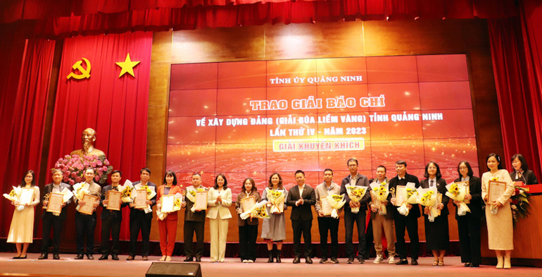 Các tác giả, nhóm tác giả có tác phẩm đoạt Giải Khuyến khích - Giải Báo chí về xây dựng Đảng năm 2023. Các tác giả, nhóm tác giả có tác phẩm đoạt Giải Khuyến khích - Giải Báo chí về xây dựng Đảng năm 2023.