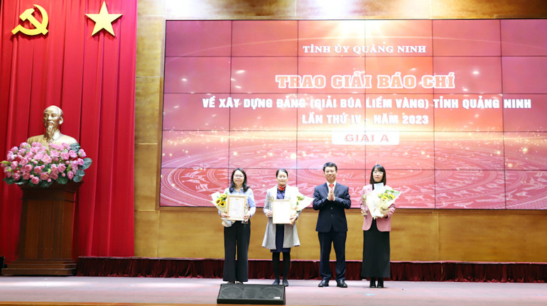 Các tác giả, nhóm tác giả có tác phẩm đoạt Giải A - Giải Báo chí về xây dựng Đảng năm 2023. Các tác giả, nhóm tác giả có tác phẩm đoạt Giải A - Giải Báo chí về xây dựng Đảng năm 2023.