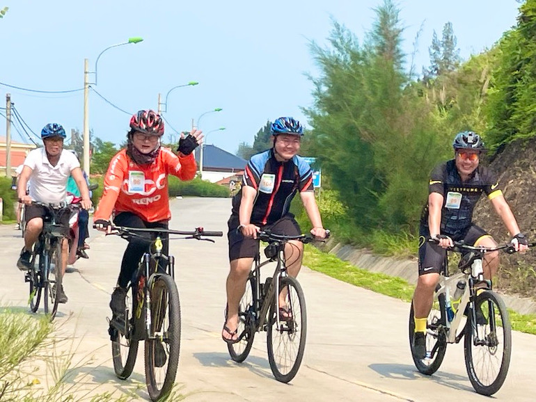 Giao lưu đua xe đạp địa hình của các câu lạc bộ trên địa bàn huyện Hải Hà. Giao lưu đua xe đạp địa hình của các câu lạc bộ trên địa bàn huyện Hải Hà.