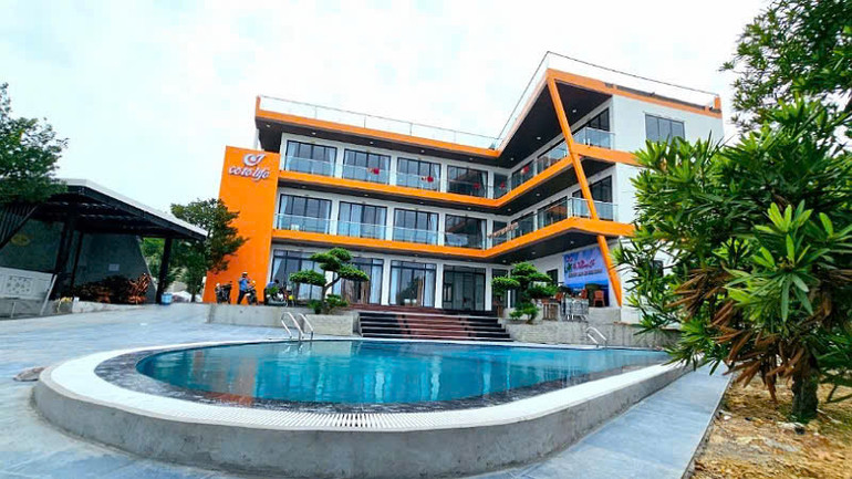 Cơ sở lưu trú trên đảo Cô Tô ngày càng được đầu tư khang trang, hiện đại, đáp ứng nhu cầu của du khách khi ra đảo.