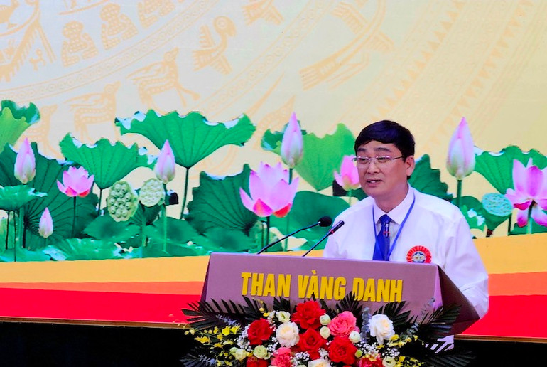 Giám đốc Công ty cổ phần Than Vàng Danh-Vinacomin Phạm Văn Minh phát biểu tại buổi lễ.