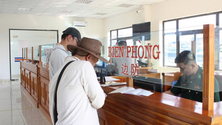 Hoạt động xuất nhập cảnh đã trở lại bình thường tại các cửa khẩu, lối mở trên địa bàn thành phố Móng Cái, Quảng Ninh.