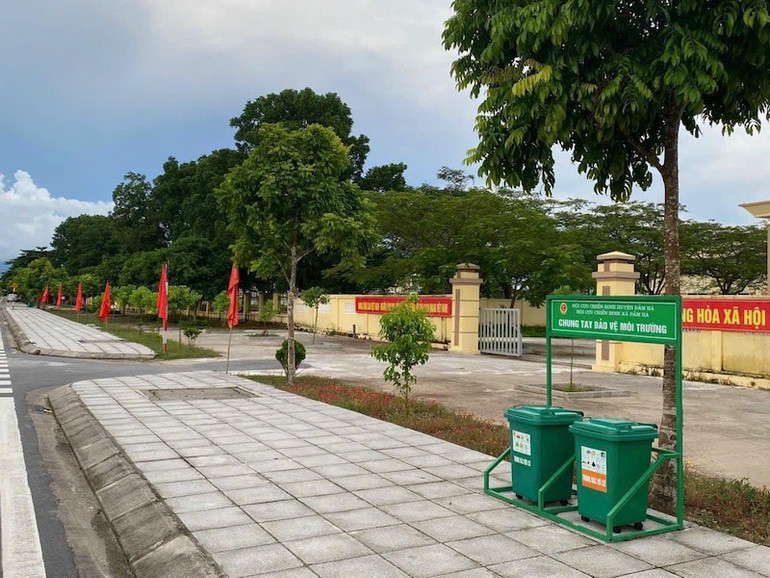 Nhiều tuyến đường giao thông liên xã được đầu tư đồng bộ, hiện đại, xanh, sạch, đẹp.