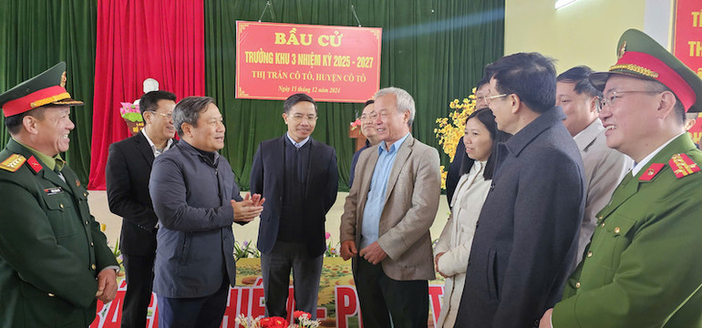 Bí Thư Tỉnh ủy Quảng Ninh Vũ Đại Thắng thăm hỏi, động viên nhân dân huyện đảo Cô Tô trước ngày bầu cử Trưởng thôn, bản, khu phố nhiệm kỳ 2025-2027.