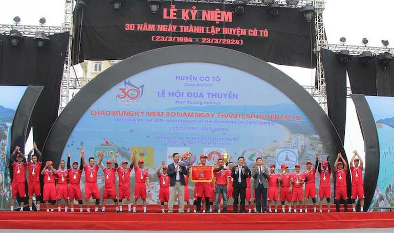 Đội Vân Đồn giành giải Nhất.