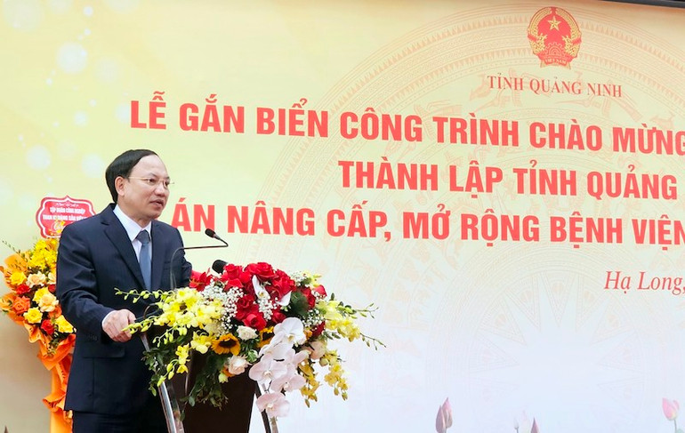 Bí thư Tỉnh ủy Quảng Ninh phát biểu tại buổi lễ gắn biển công trình Bệnh viện Phổi Quảng Ninh. Bí thư Tỉnh ủy Quảng Ninh phát biểu tại buổi lễ gắn biển công trình Bệnh viện Phổi Quảng Ninh.