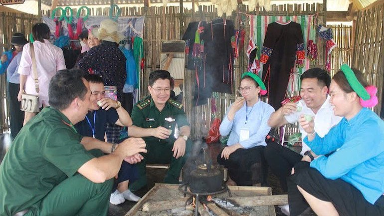 Không gian đậm nét văn hóa truyền thống của đồng bào dân tộc vùng cao xã Hải Sơn thu hút đông đảo người dân và du khách trải nghiệm.