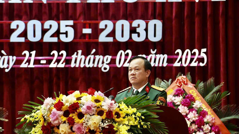 Đại tá Khúc Thành Dư, Chỉ huy Trưởng Bộ Chỉ huy Quân sự tỉnh, Phó Bí thư Đảng ủy Quân sự tỉnh, phát biểu chỉ đạo tại đại hội. Đại tá Khúc Thành Dư, Chỉ huy Trưởng Bộ Chỉ huy Quân sự tỉnh, Phó Bí thư Đảng ủy Quân sự tỉnh, phát biểu chỉ đạo tại đại hội.