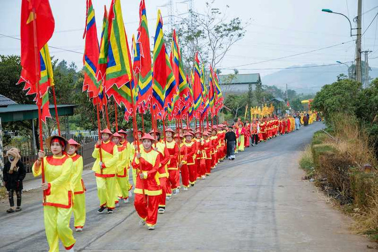 Lễ rước nước từ Hồ Trại Lốc về Thái Miếu.