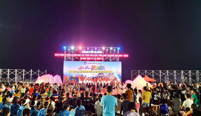 Liên hoan Zumba thành phố Hạ Long mở rộng 2024 thu hút đông đảo nhân dân và du khách.