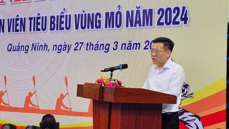 Ông Nguyễn Việt Dũng, Giám đốc Sở Văn hóa, Thể thao và Du lịch tỉnh Quảng Ninh phát biểu tại lễ vinh danh.