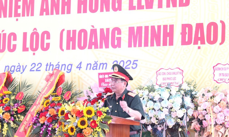 Thiếu tướng Nguyễn Đức Lợi, Bí thư Đảng ủy, Chính ủy Tổng Cục II (Bộ Quốc phòng) phát biểu tại buổi lễ.