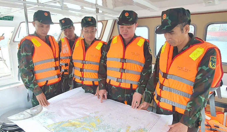 Bộ Chỉ huy quân sự tỉnh Quảng Ninh triển khai phương án tìm kiếm, cứu nạn.