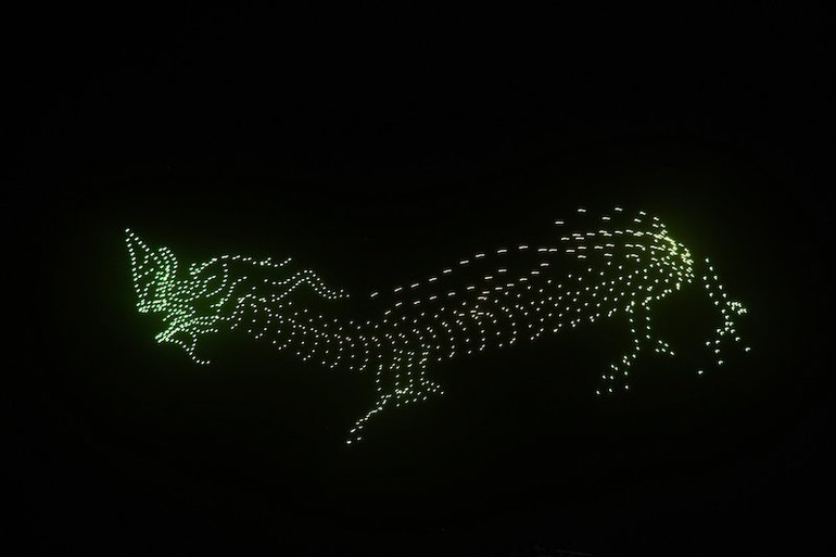 Công nghệ Drone light tái hiện biểu tượng Rồng thiêng trên Vịnh Hạ Long.