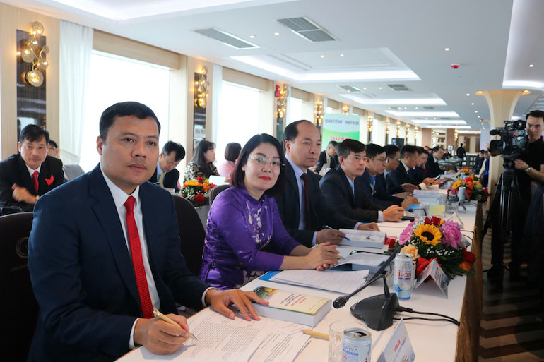 Các đại biểu tham dự hội thảo.