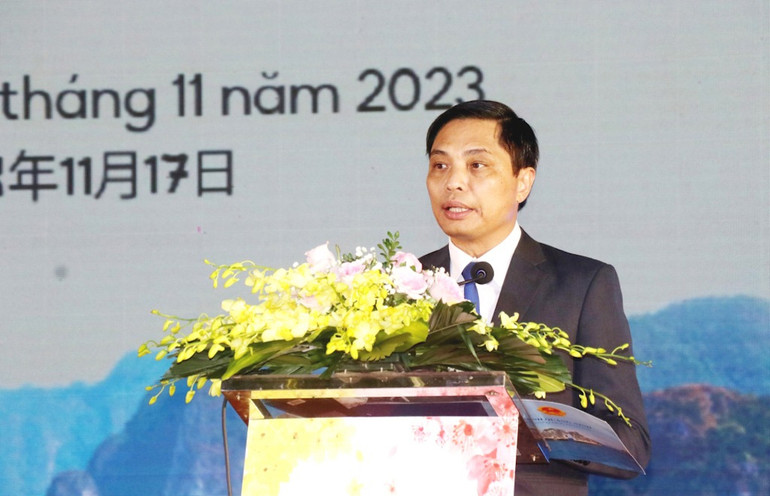 Phó Chủ tịch Ủy ban nhân dân tỉnh Quảng Ninh Vũ Văn Diện phát biểu khai mạc Hội thảo.