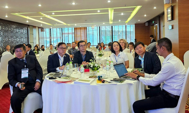 Các đại biểu tham dự hội thảo. Các đại biểu tham dự hội thảo.