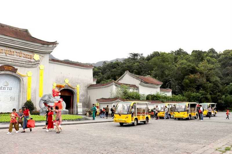 Khu danh thắng Yên Tử cũng đón lượng khách du lịch đến nghỉ dưỡng tăng mạnh trong kỳ nghỉ lễ.