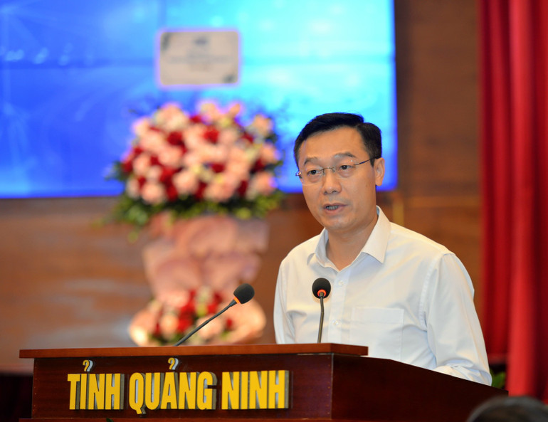 Tổng Biên tập, Giám đốc Trung tâm truyền thông tỉnh Quảng Ninh Nguyễn Thế Lãm phát biểu khai mạc hội thảo. Tổng Biên tập, Giám đốc Trung tâm truyền thông tỉnh Quảng Ninh Nguyễn Thế Lãm phát biểu khai mạc hội thảo.