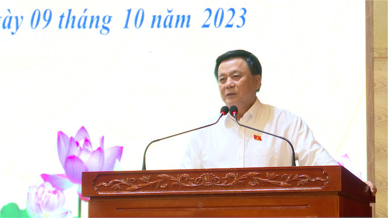 Đồng chí Nguyễn Xuân Thắng, Ủy viên Bộ Chính trị, Giám đốc Học viện Chính trị quốc gia Hồ Chí Minh, Chủ tịch Hội đồng Lý luận Trung ương, đại biểu Quốc hội tỉnh Quảng Ninh thông tin những nội dung dự kiến Chương trình Kỳ họp thứ 6, Quốc hội khóa XV đến với cử tri huyện Hải Hà.