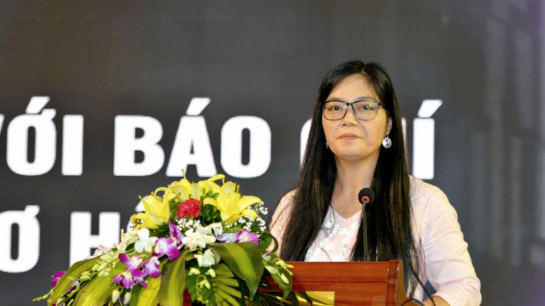 Giám đốc Trung tâm Bồi dưỡng nghiệp vụ báo chí-Hội Nhà báo Việt Nam Nguyễn Thị Hải Vân phát biểu khai mạc hội thảo.