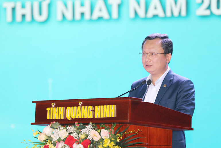 Quyền Chủ tịch Ủy ban nhân dân tỉnh Quảng Ninh phát biểu tại hội nghị gặp gỡ doanh nghiệp năm 2023.