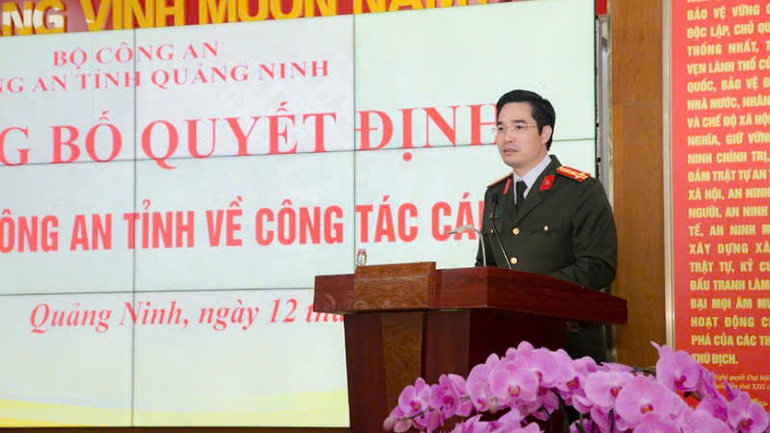 Đại tá Trần Văn Phúc, Giám đốc Công an tỉnh Quảng Ninh phát biểu tại buổi Lễ.