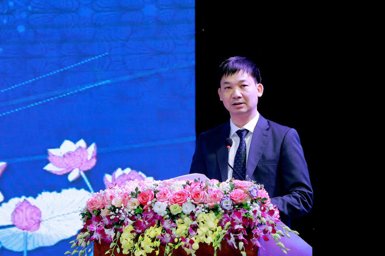 Bí thư Thành ủy Đông Triều Nguyễn Văn Công phát biểu tại Hội nghị. Bí thư Thành ủy Đông Triều Nguyễn Văn Công phát biểu tại Hội nghị.