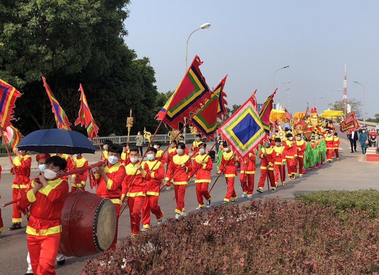 Các lễ hội truyền thống ở thành phố Móng Cái ngày càng thu hút đông đảo du khách tới khám phá và trải nghiệm.