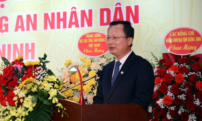 Chủ tịch Ủy ban nhân dân tỉnh Quảng Ninh Cao Tường Huy phát biểu tại Đại hội.