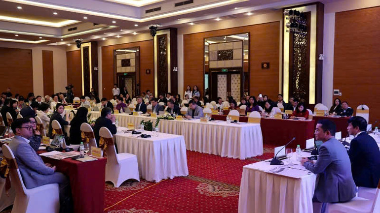 Các đại biểu tham dự hội thảo.