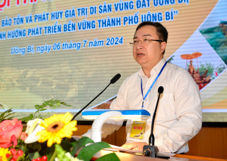 Phó Bí thư Tỉnh ủy Quảng Ninh Đặng Xuân Phương phát biểu tại hội thảo.