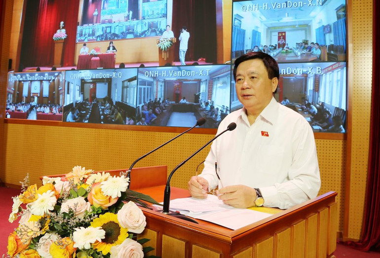 Đồng chí Nguyễn Xuân Thắng phát biểu tại buổi tiếp xúc cử tri 2 địa phương.