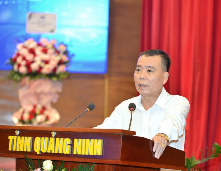 Phó Tổng Biên tập Báo Phú Thọ Đặng Tiến Dũng tham luận tại hội thảo. Phó Tổng Biên tập Báo Phú Thọ Đặng Tiến Dũng tham luận tại hội thảo.