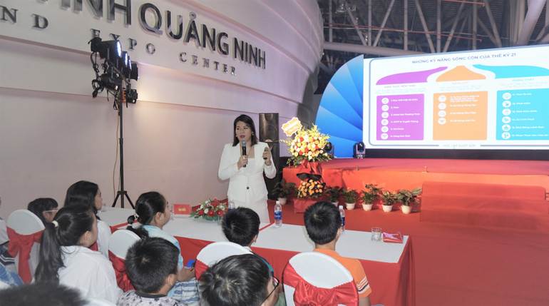 Tọa đàm "Xu thế phát triển văn hóa đọc trong kỷ nguyên số" tại Hội sách Quảng Ninh năm 2023.