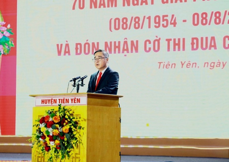 Bí thư Huyện ủy Tiên Yên Nguyễn Chí Thành phát biểu tại lễ kỷ niệm. Bí thư Huyện ủy Tiên Yên Nguyễn Chí Thành phát biểu tại lễ kỷ niệm.