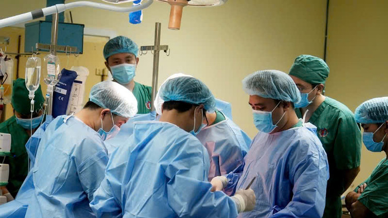 Tháng 4/2024, Bệnh viện Việt Nam-Thụy Điển Uông Bí là đơn vị tuyến tỉnh đầu tiên trong toàn quốc tổ chức triển khai lấy đa tạng từ người cho chết não.