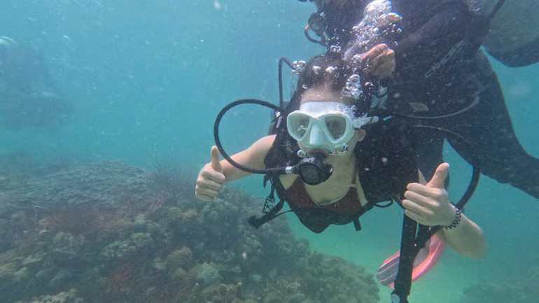 Du lịch lặn biển ngắm san hô ở Cô Tô, Quảng Ninh.