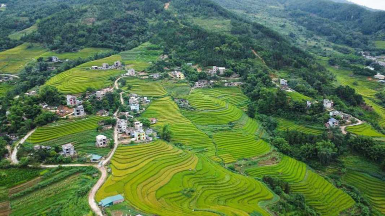 Diện mạo nông thôn của huyện miền núi biên giới, dân tộc Bình Liêu ngày càng đổi thay toàn diện.