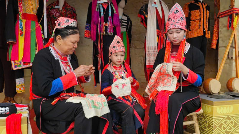 Không gian Văn hóa Tết các dân tộc tỉnh Quảng Ninh được tái hiện lại sinh động.